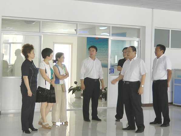 热烈欢迎济宁市一人民医院领导莅临集团参观考察