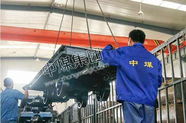 中煤集团一批矿用平板车发往广西省凭祥市