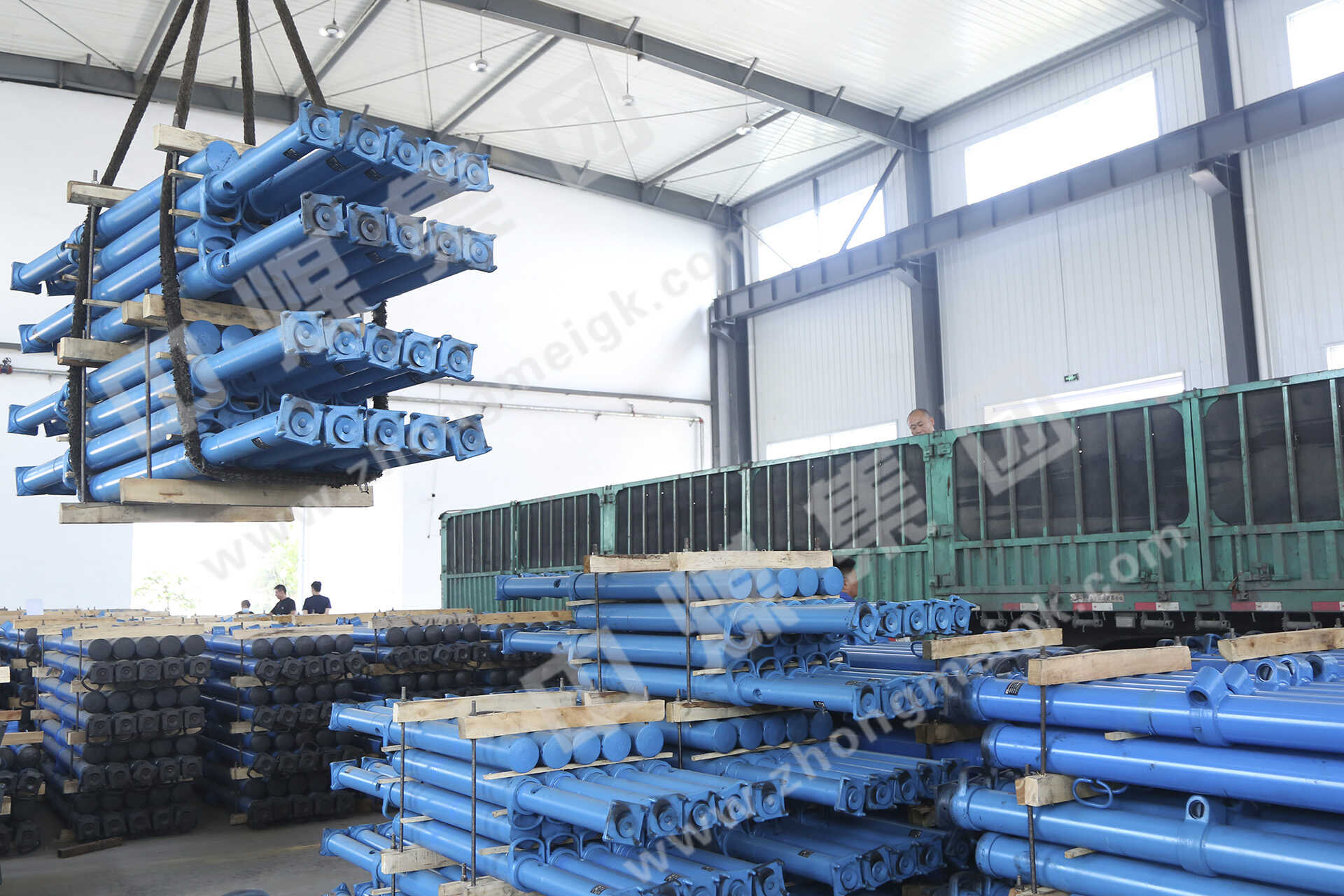 中煤集团一批矿用单体液压支柱发往四川