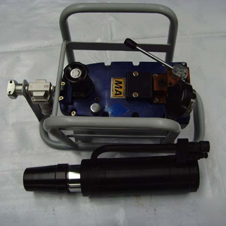 锚索张拉机具气动油泵的维护和保养
